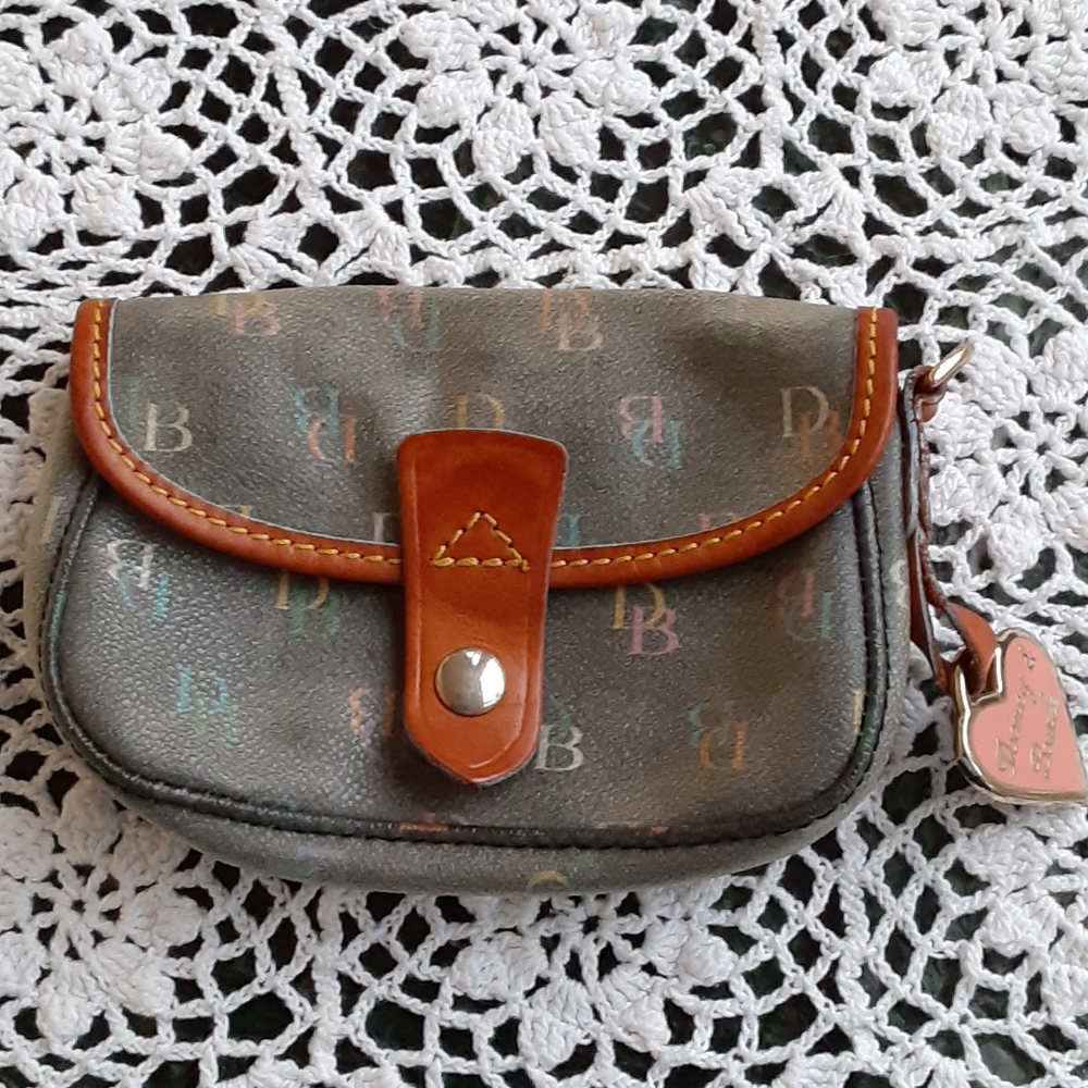 Dooney and Bourke wrislet